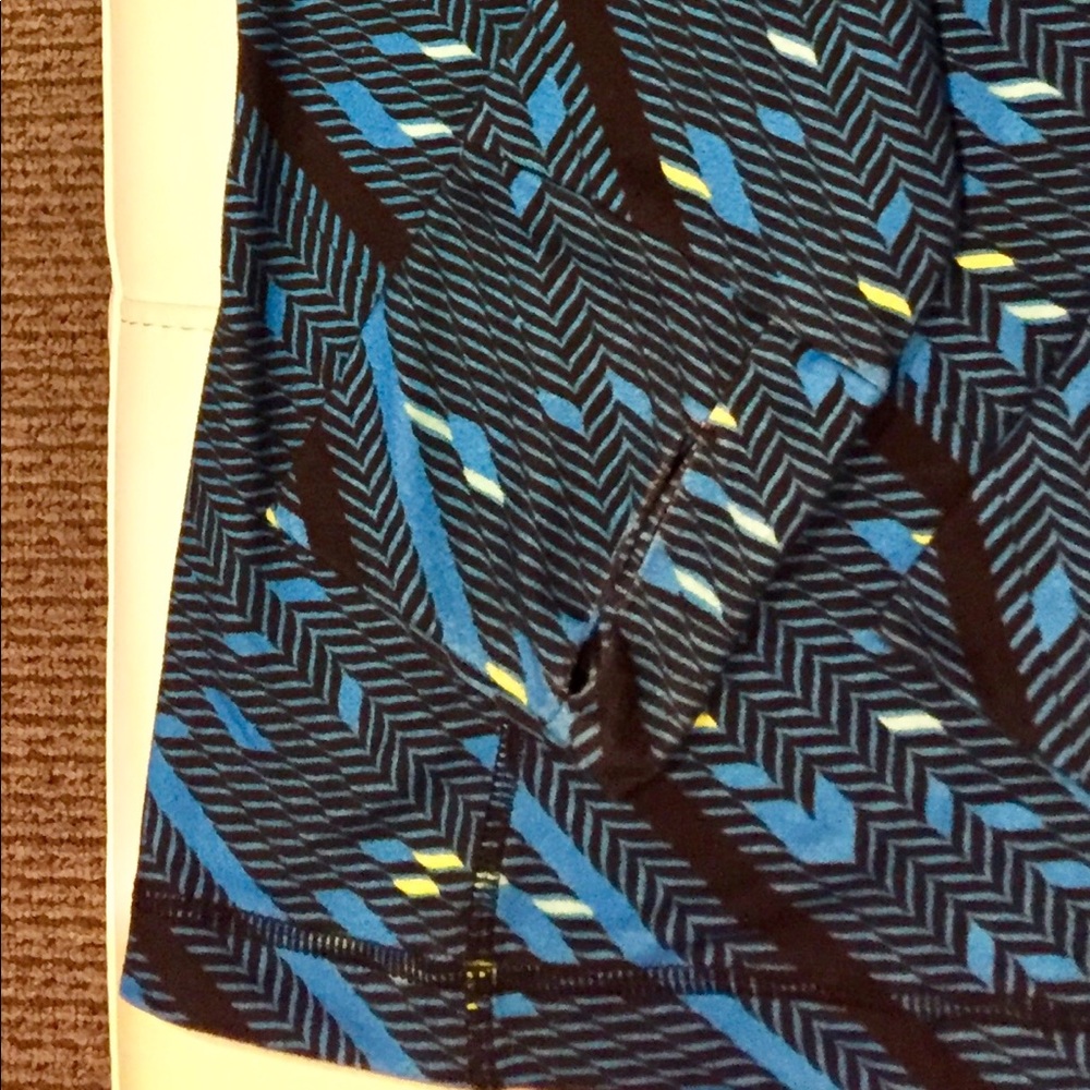 NWOT - Reebok Workout Pullover - Picture 5 of 8